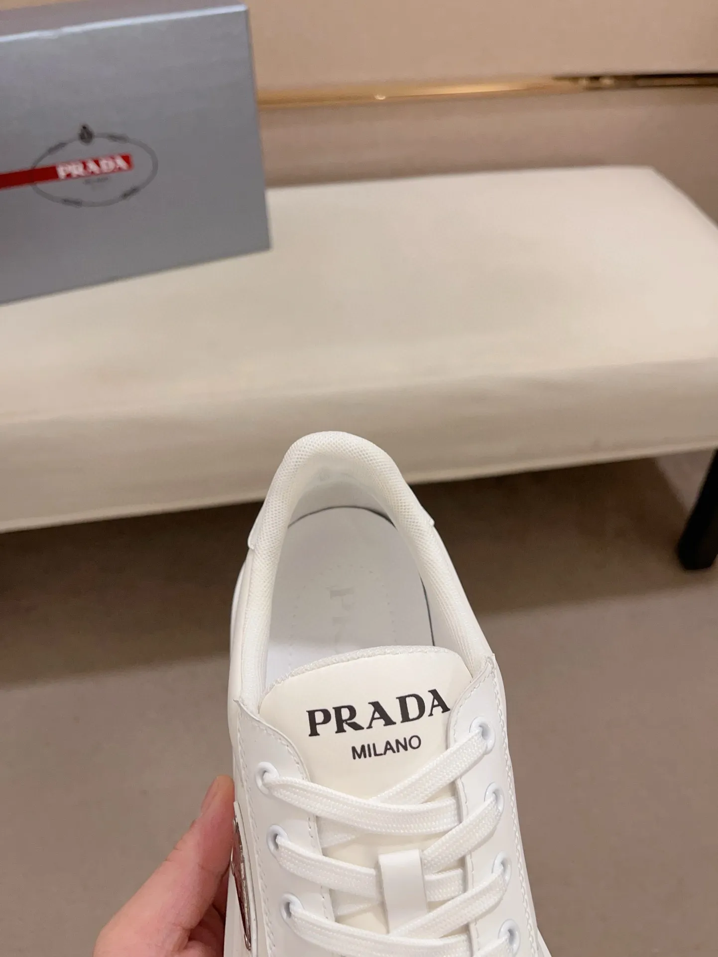 Factory price 580💰 ✔️✔️✔️High version High-quality new Prada (Prada) counters are on the market at the same time. The new men's shoes and 😘fabrics are selected from first-layer cowhide and are made by pure handicrafts. Lining: Full cowhide lining. 👍🏿 High-end ☄️ air-cushion molded anti-slip rubber outsole, exquisite lines, simple and elegant, comfortable and high-end for leisure travel. Code number: 38 to 44 (45 can be customized)